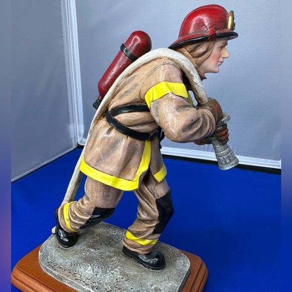 Red Hats of Courage “Advancing the Attack” Fireman Hose Figurine by Vanmark - Picture 5 of 9